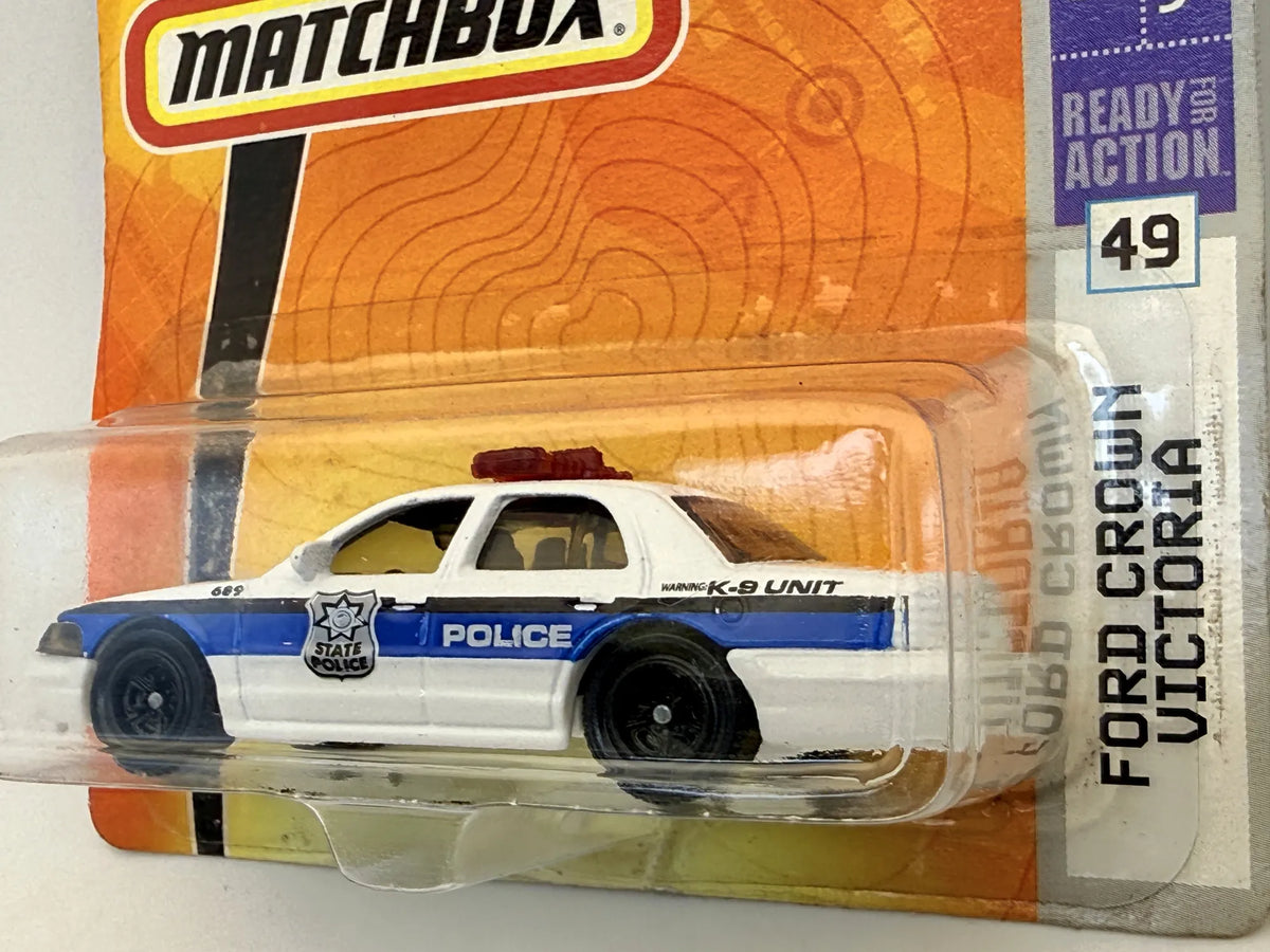2006 FORD CROWN VICTORIA POLICE MBX METAL Policja Matchbox 2007 Biały 1:64 – zdjęcie 2