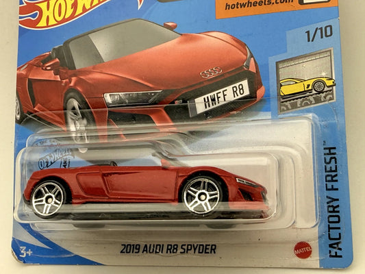 2019 AUDI R8 SPYDER Factory Fresh Hot Wheels 2020 Czerwony 1:64 – zdjęcie 2
