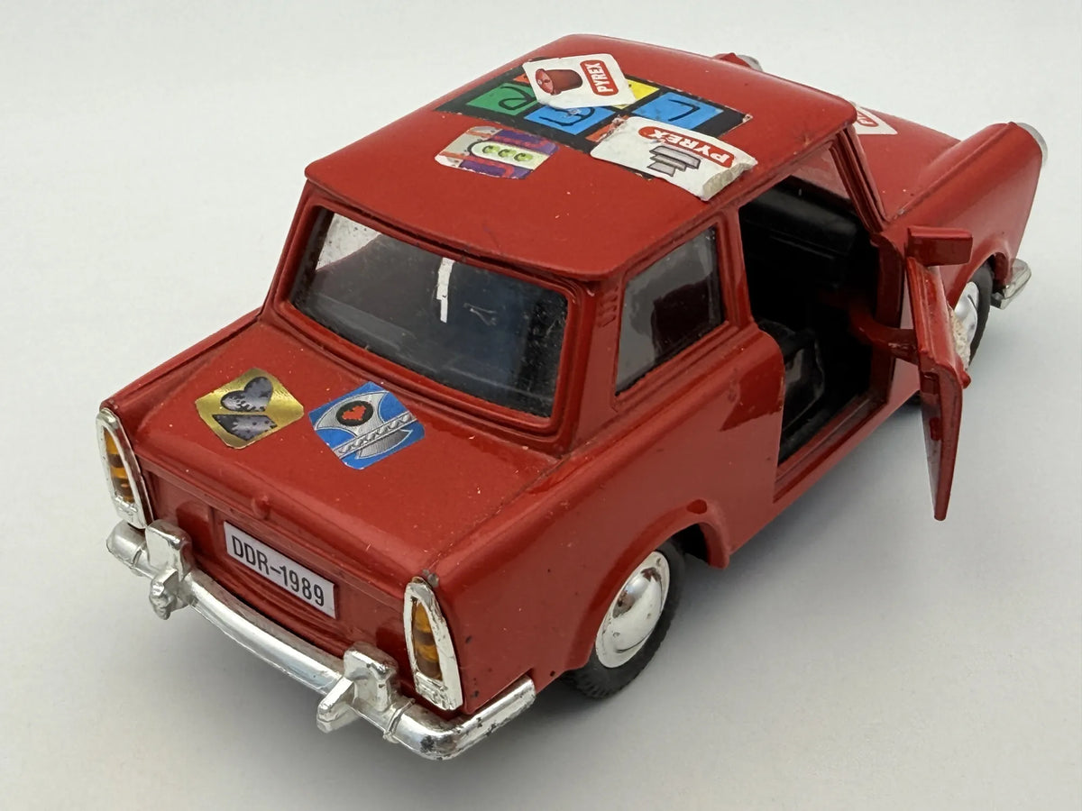 Trabant 601 Schuco '90 Czerwony 1:30 – zdjęcie 2