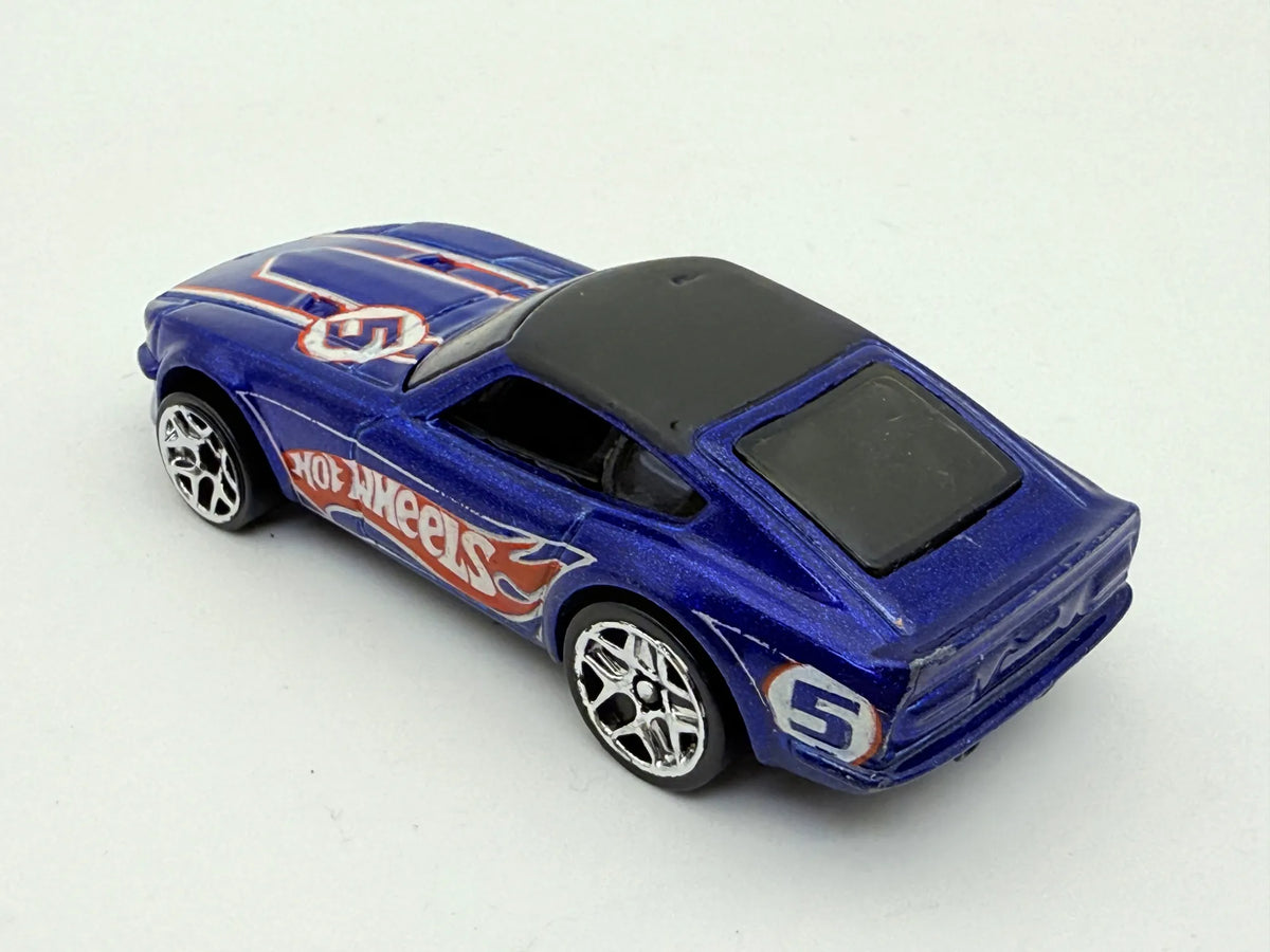 Datsun 240Z Hot Wheels Niebieski 1:64 – zdjęcie 2