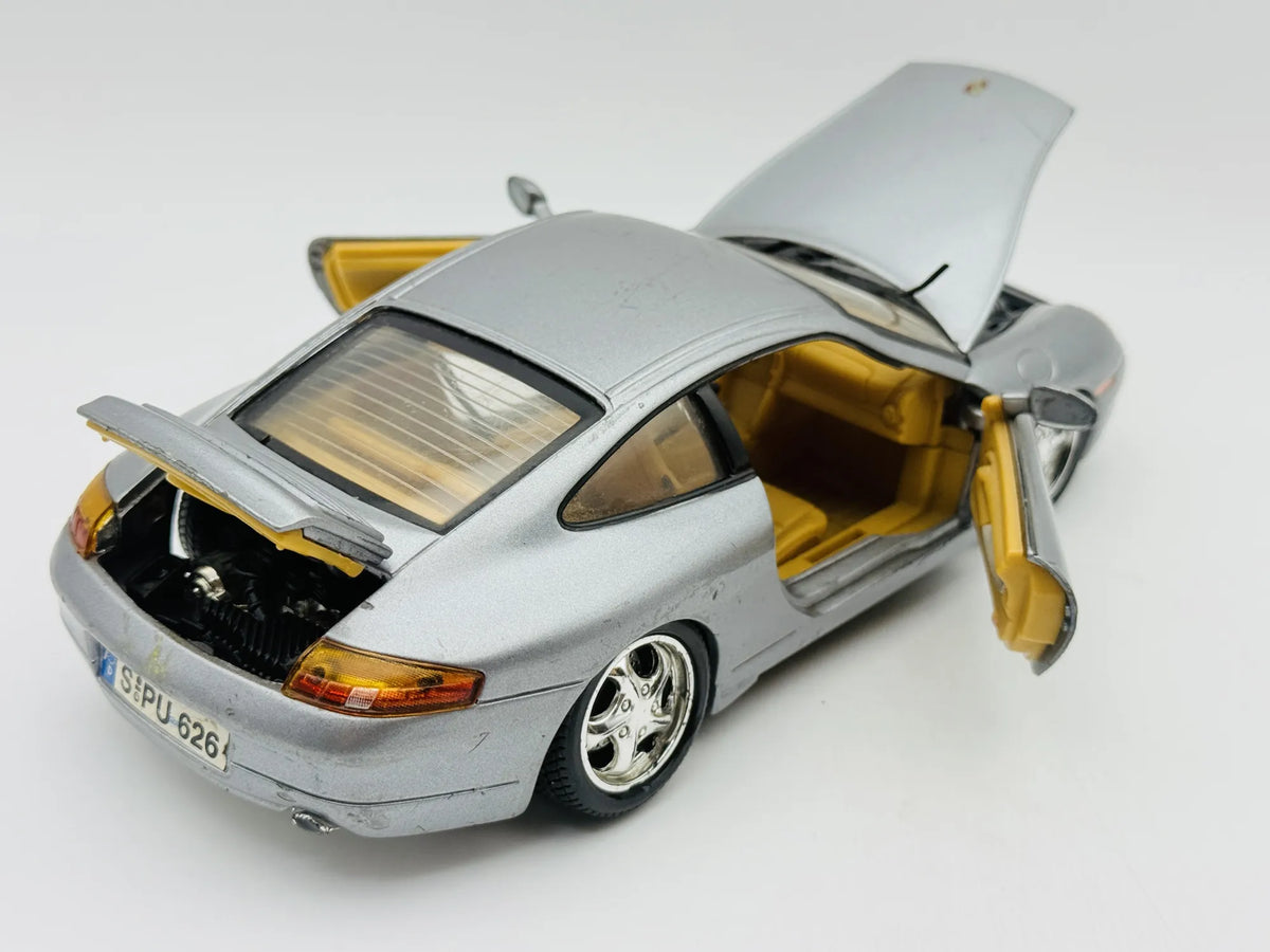 Porsche 911 Carrera 996 Welly 1999 1:18 Luzak Srebrny – zdjęcie 2