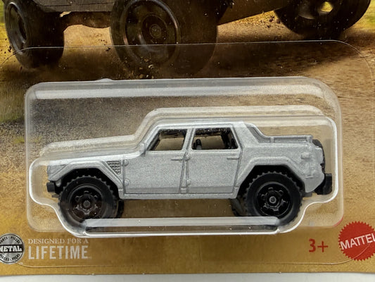 Lamborghini LM 002 Matchbox 2025 1:64 Srebrny Off-Road – zdjęcie 2