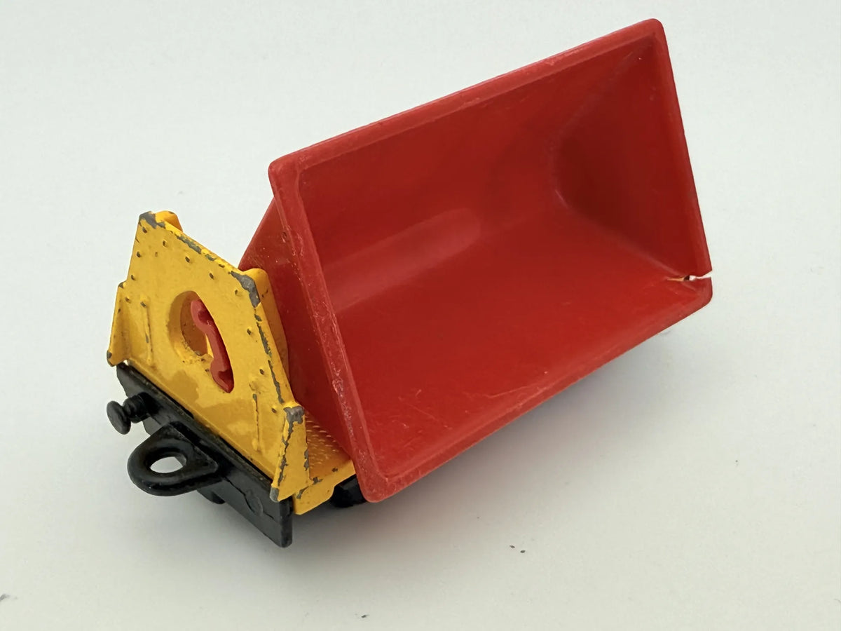 Kolejowy wagon towarowy, Matchbox, made in England, die cast, 1:87 – zdjęcie 2