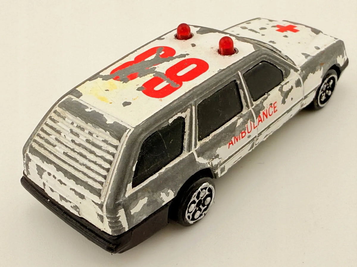 AMBULANCE, Resoraki, Die cast 8917, Biały, 1:64 – zdjęcie 2