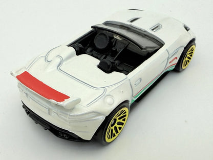 F-Type Project 7 Hot Wheels Biała 1:64 – zdjęcie 2
