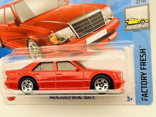 Mercedes-Benz 500 E Hot Wheels 2022 Factory Fresh 1:64 Blister – zdjęcie 2