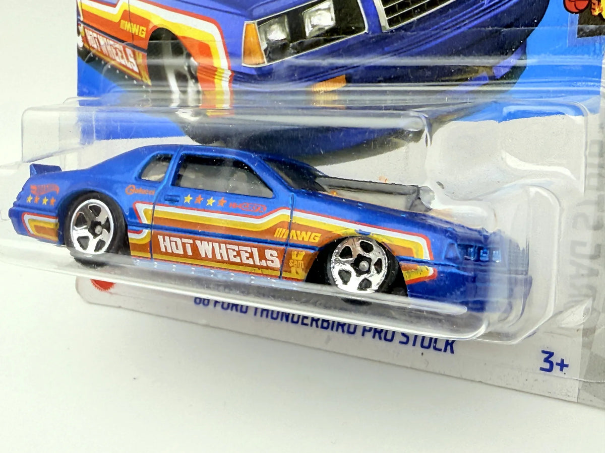 '86 Ford Thunderbird Pro Stock, Hot Wheels 2023, Die cast HKH32, Nieb. 1:64 – zdjęcie 2