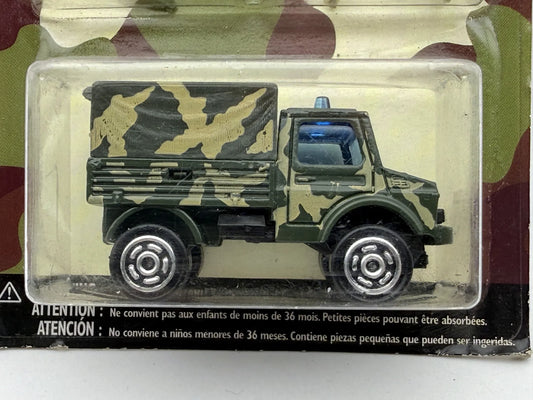 MERCEDES-BENZ UNIMOG Z ŻÓŁNIERZYKAMI Special Forces Majorette 1991 1:64 – zdjęcie 2