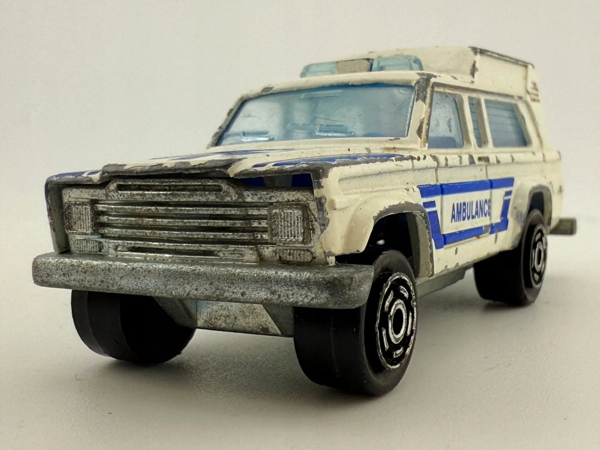 Ambulance Majorette Biały 1:64 Made in France – zdjęcie 3