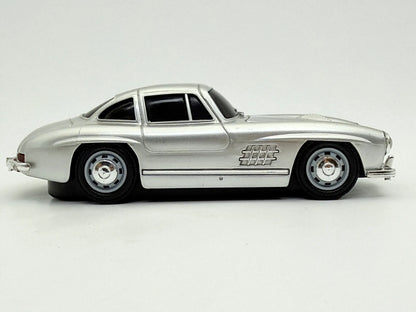 Mercedes-Benz 300 Sl Srebrny 1:32 – zdjęcie 3
