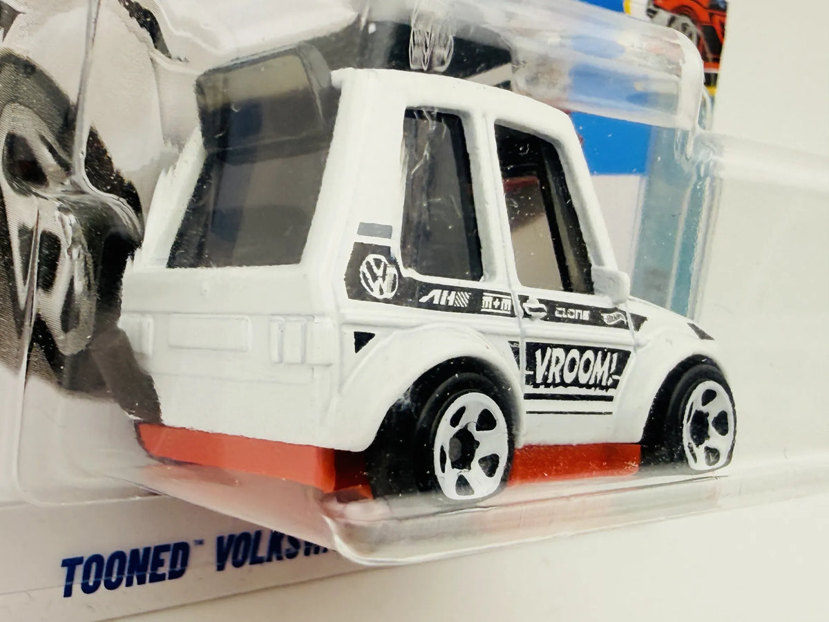 Tooned Volkswagen Golf Mk1 Hot Wheels 2026 Tooned 1:64 MOONEYES Blister – zdjęcie 3