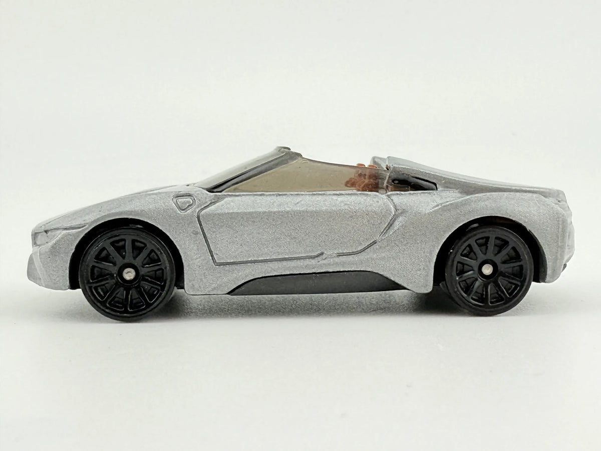 BMW i8 ROADSTER, Hot Wheels 2018, Die cast FXB49, Srebrny, 1:64, Resoraki – zdjęcie 3