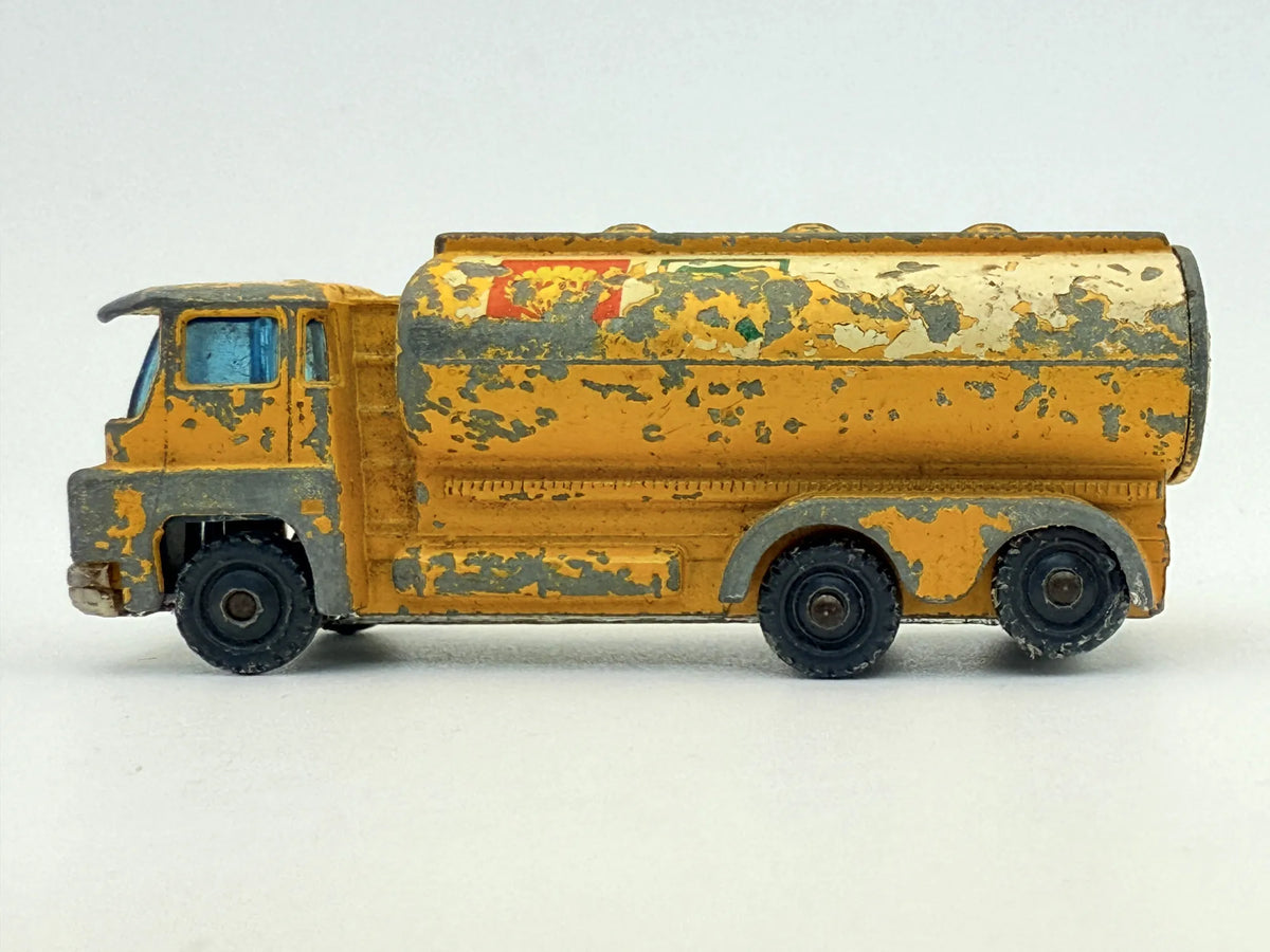 Guy Warrior Tanker Żółta 1:64 Made in Wielka Brytania – zdjęcie 3
