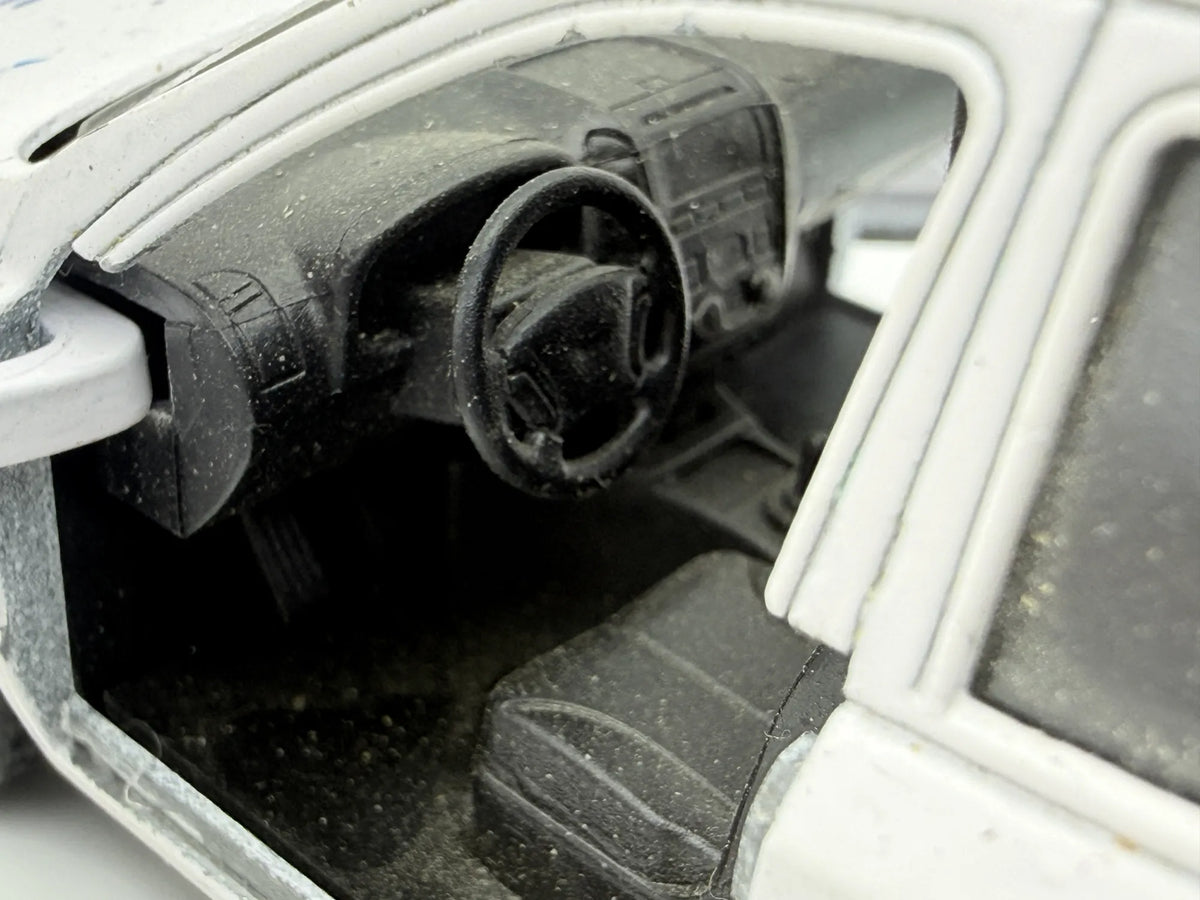 SAMOCHÓD POLICYJNY – SUV (STYLIZACJA NA AUDI Q7; MODEL 1:32 – zdjęcie 3
