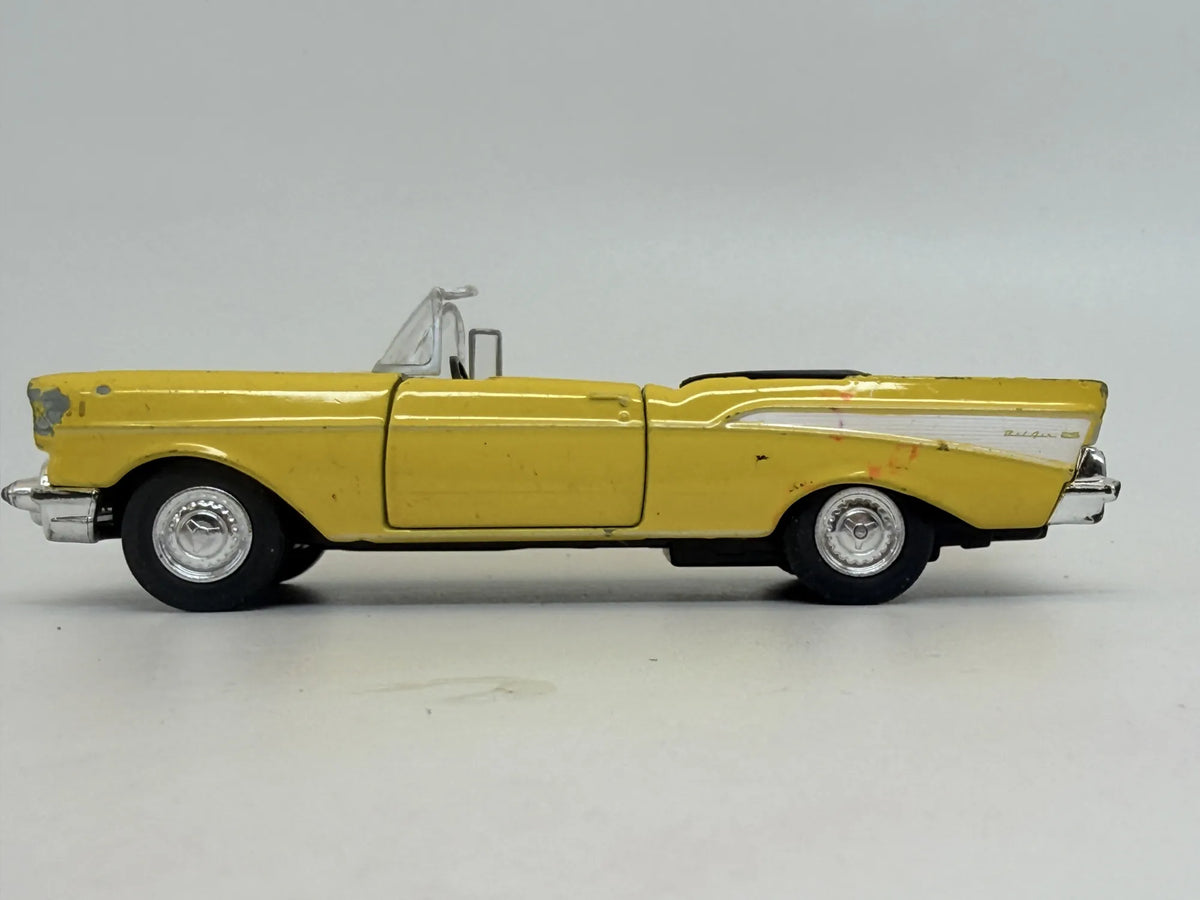 1957 CHEVROLET BEL AIR CONVERTIBLE, Welly, NO.42357, Żółty, 1:40, Resoraki – zdjęcie 3