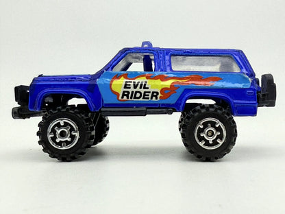 Samochód Terenowy Summer 1:64 Samochód terenowy EVIL RIDER Luzak Niebieski – zdjęcie 3