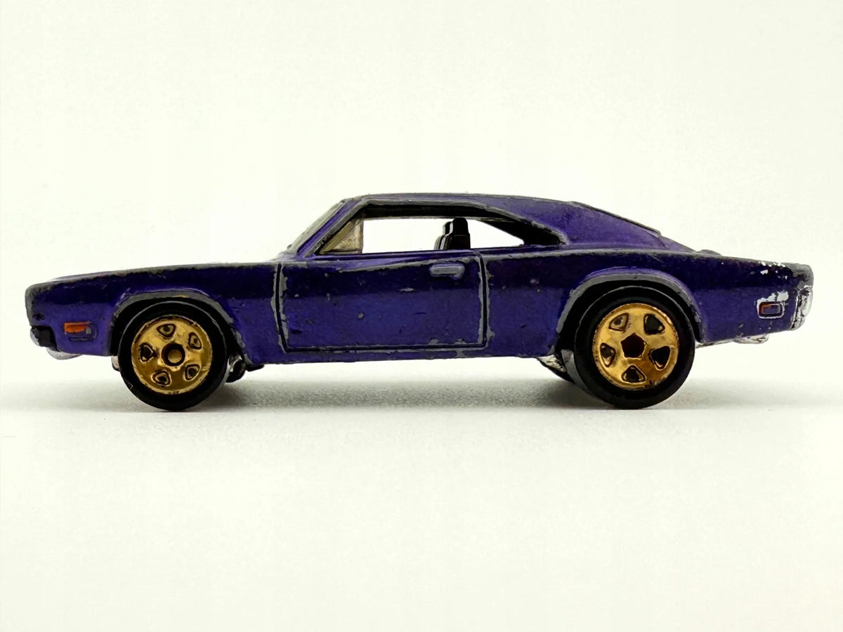 '69 Dodge Charger 500 Hot Wheels 2014 Fioletowy 1:64 – zdjęcie 3