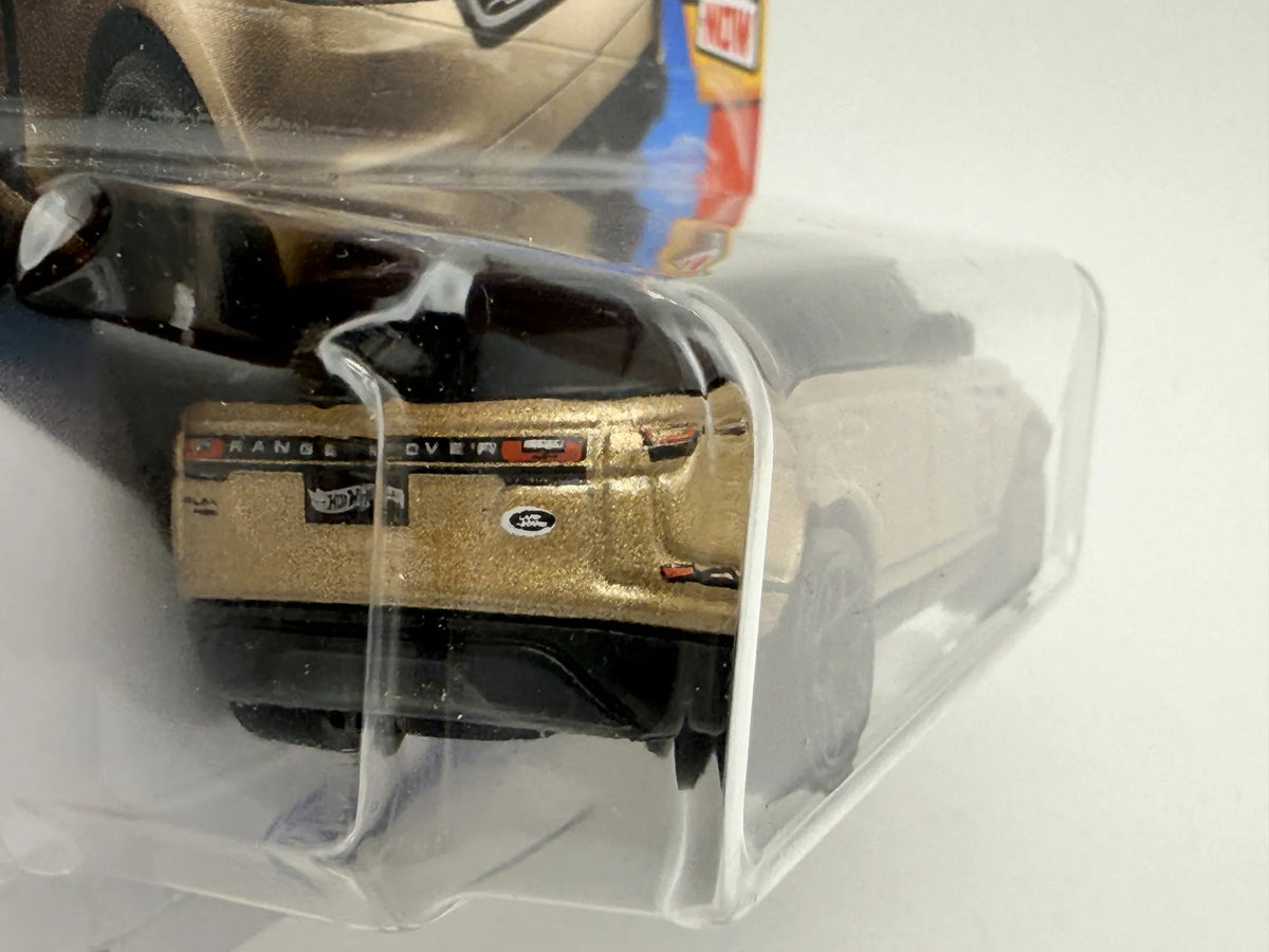 RANGE ROVER VELAR THEN AND NOW Hot Wheels 2025 Złoty 1:64 – zdjęcie 3