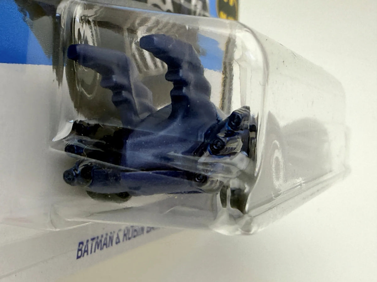 BATMAN & ROBIN BATMOBILE Mainline Hot Wheels 2024 Niebieski 1:64 – zdjęcie 3