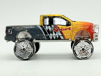 Ford F-Series Tonka Czerwono-Żółto-Czarna 1:64 – zdjęcie 3