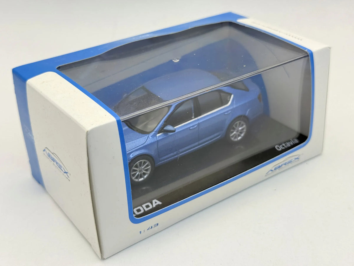 ŠKODA OCTAVIA MK3 Z 2012 R. Abrex Niebieski 1:43 – zdjęcie 3