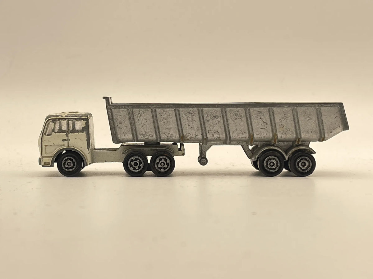 MERCEDES 2232, Majorette, Made in France, Die cast No.314, Biały, 1:100 – zdjęcie 3