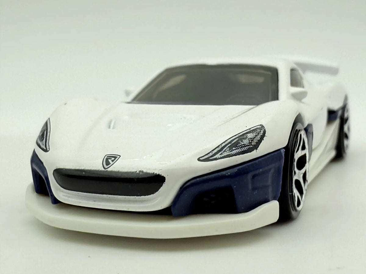 Rimac Nevera Hot Wheels Biała 1:64 – zdjęcie 3