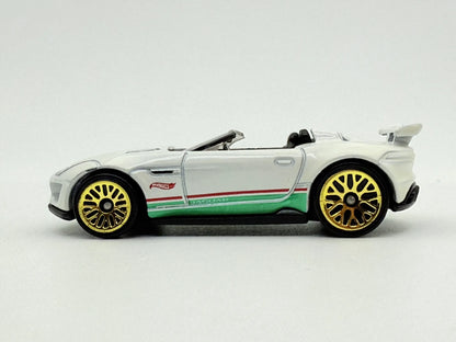 F-Type Project 7 Hot Wheels Biała 1:64 – zdjęcie 3