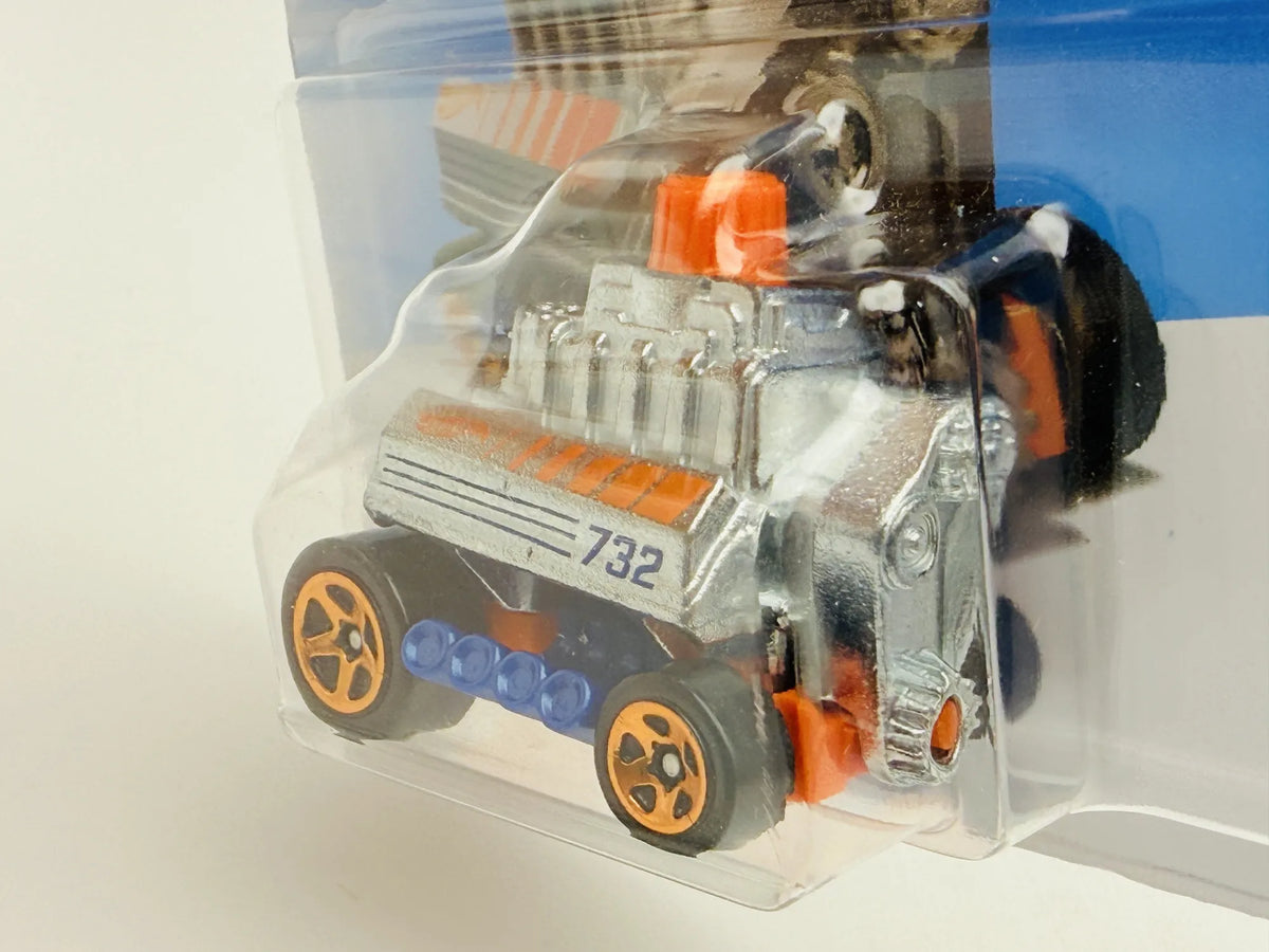 Fantasy Car Hot Wheels 2026 Hw All Drivers Welcome 1:64 732 Blister Srebrny – zdjęcie 3