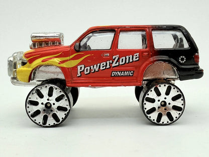 Ford Explorer Czerwono-Czarna 1:64 – zdjęcie 3