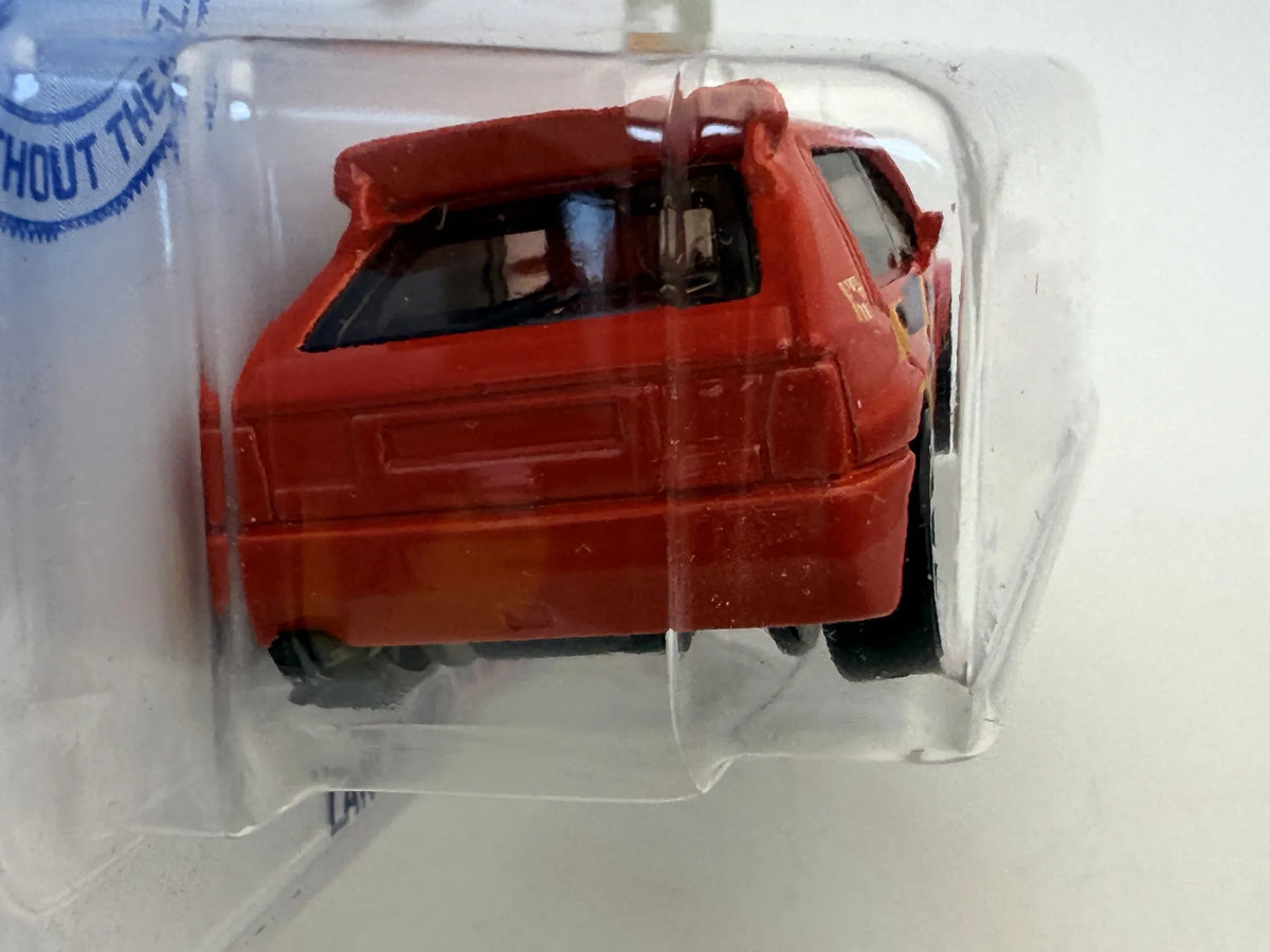 LANCIA DELTA INTEGRALE Baja Blazers Hot Wheels 2021 Czerwony 1:64 – zdjęcie 3