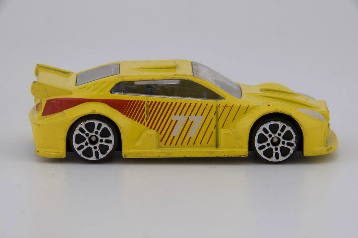 Sportowy Coupe Delta Sport Żółty 1:64 – zdjęcie 3