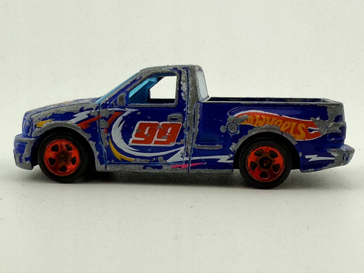 Ford F-150 Svt Lightning Hot Wheels 2020 Niebieski 1:64 – zdjęcie 3