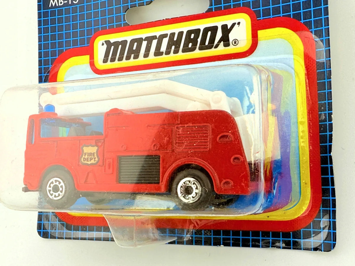 MERRYWEATHER FIRE TRUCK, Matchbox, Resoraki, Die cast Mb-13, Czerwony, 1:64 – zdjęcie 3
