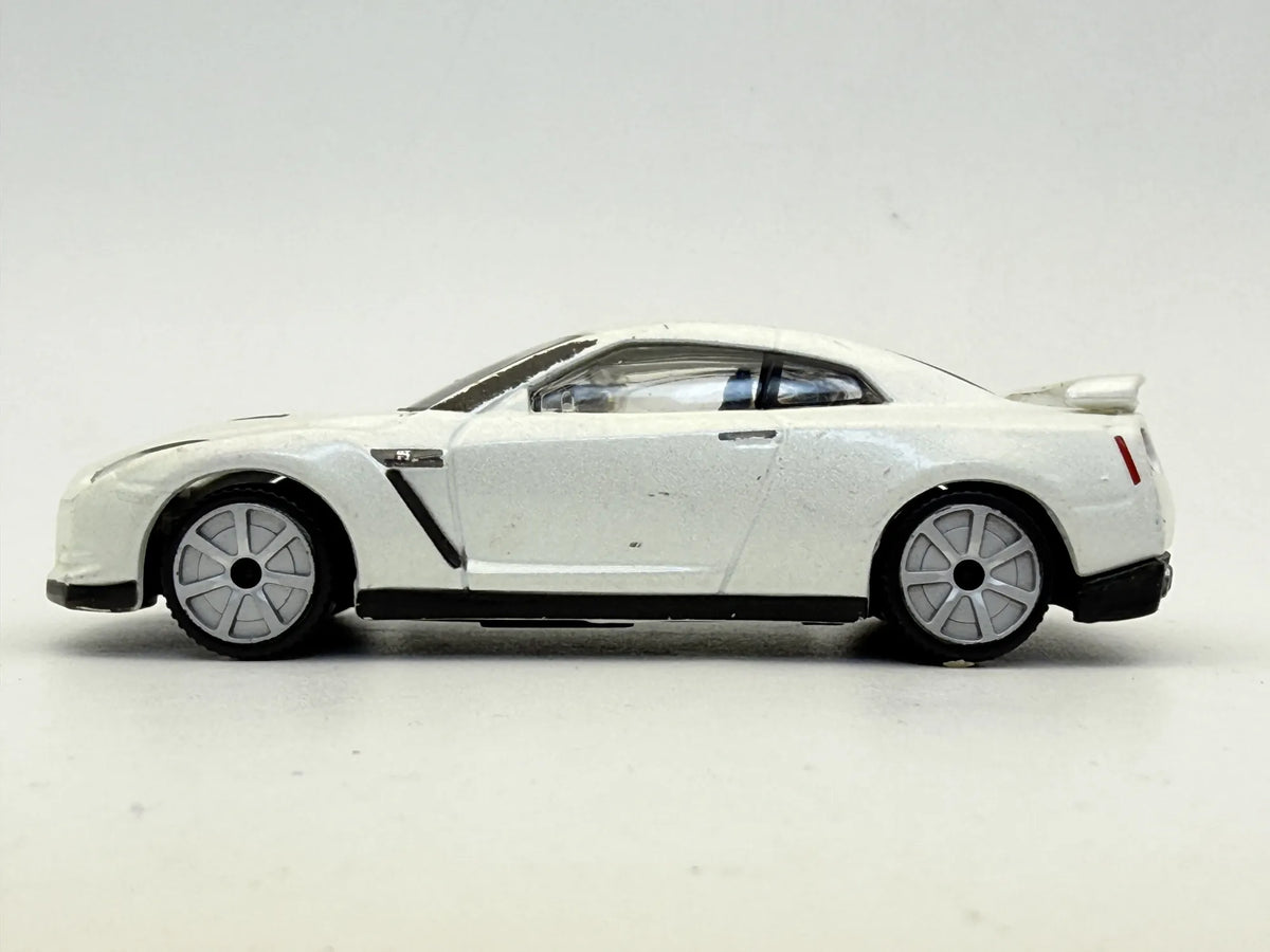 2009 NISSAN GT-R, Bburago 2009, Die cast 1143, Biały, 1:43, Resoraki – zdjęcie 3