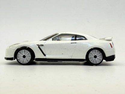 2009 NISSAN GT-R, Bburago 2009, Die cast 1143, Biały, 1:43, Resoraki – zdjęcie 3