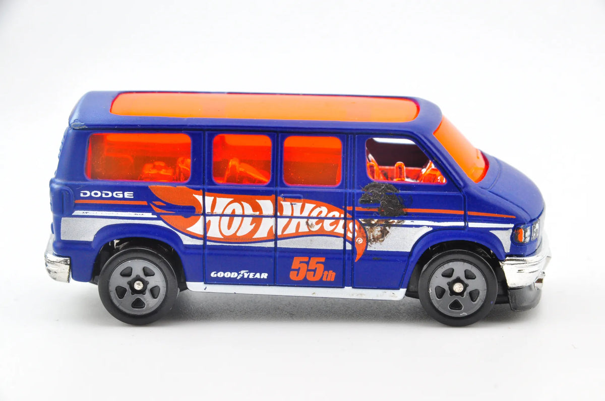 Dodge Van, Hot Wheels, die cast resoraki, 1:64 – zdjęcie 3