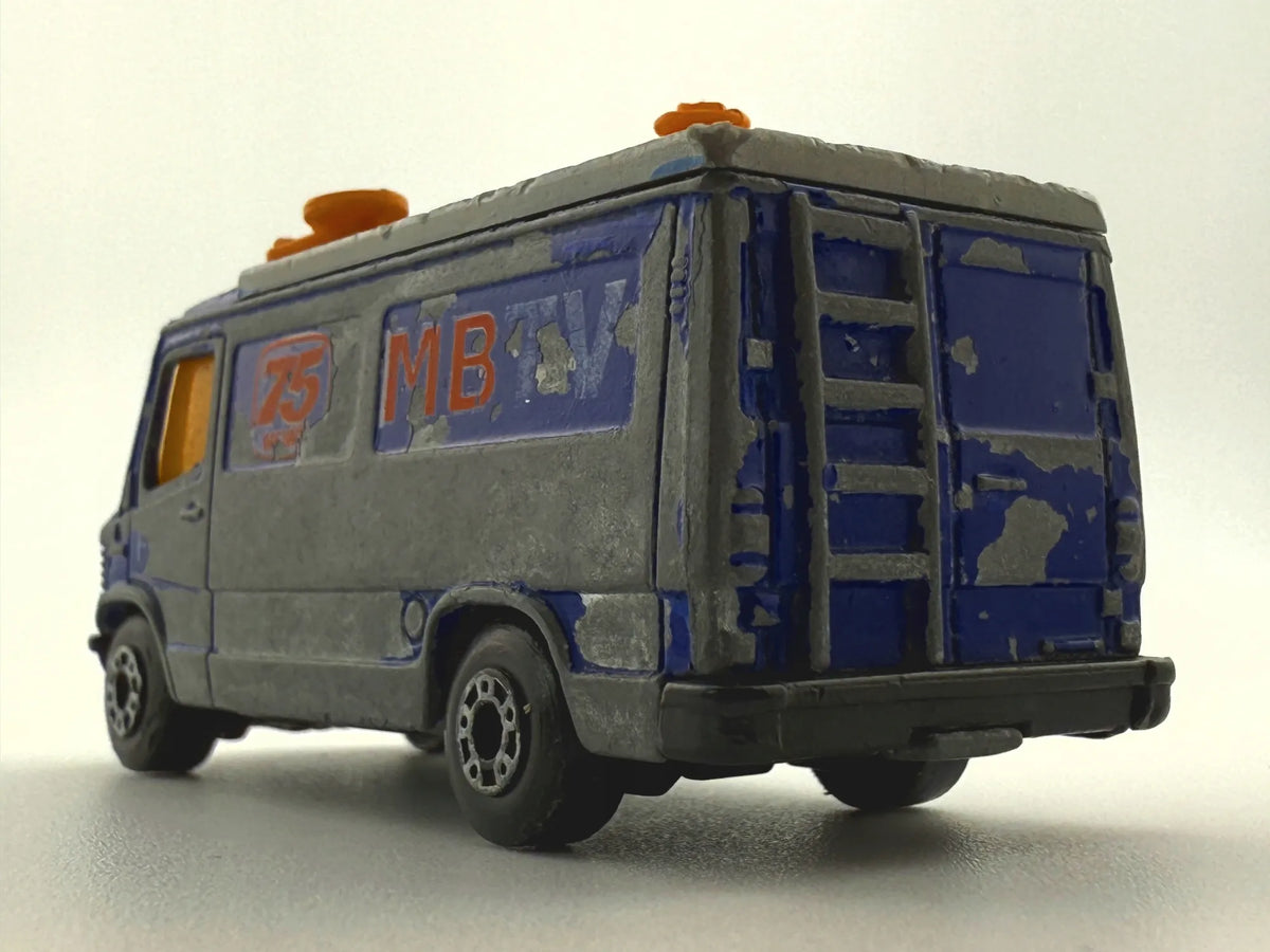 News Truck Mainline Matchbox 1989 Szary 1:64 – zdjęcie 3
