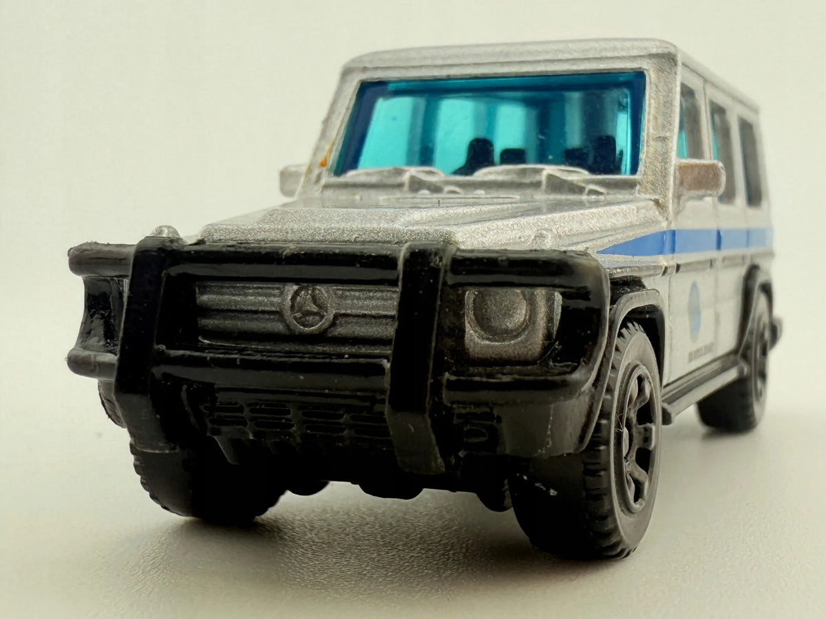 Mercedes-Benz G-Class Matchbox 2017 Srebrny 1:64 – zdjęcie 3
