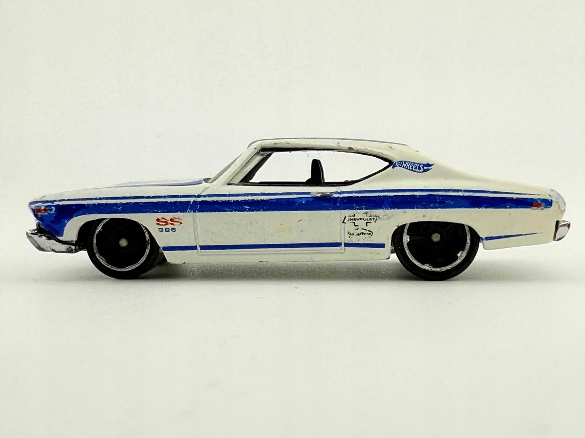 '69 CHEVELLE SS 396 TM GM, Hot Wheels 2007, Resoraki, Die cast, Biały, 1:64 – zdjęcie 3