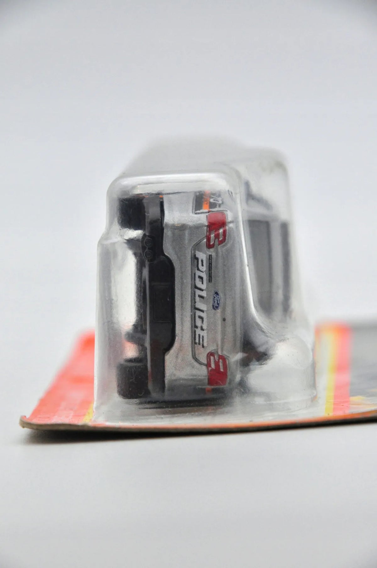 FORD POLICE INTERCEPTOR, Matchbox 2022 Die cast HLD04 Srebrny 1:64 Resoraki – zdjęcie 3