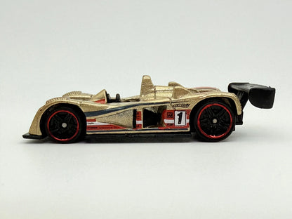 Cadillac Lmp Hot Wheels Złoty 1:64 – zdjęcie 3