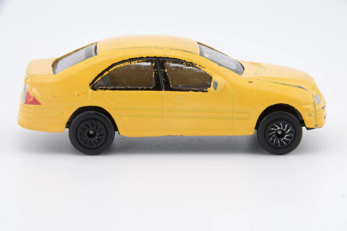 Jak Mercedes Sedan Żółty 1:60 – zdjęcie 3