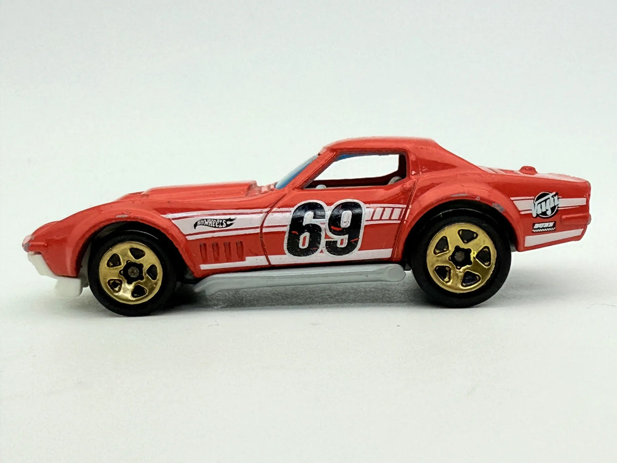 '69 Copo Corvette Hot Wheels Czerwony 1:64 – zdjęcie 3