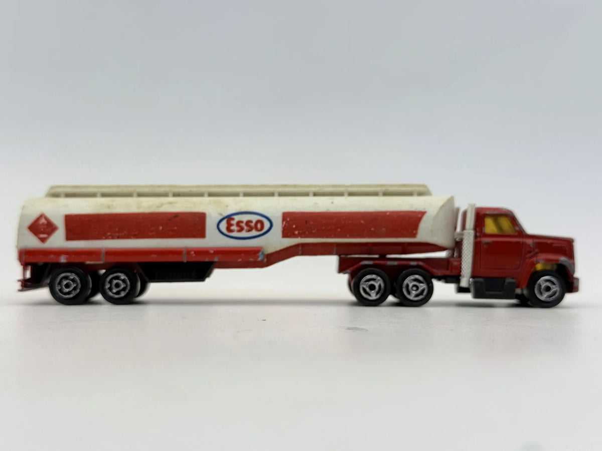 Cysterna Paliwowa Majorette Czerwony 1:87 Made in France Esso – zdjęcie 3