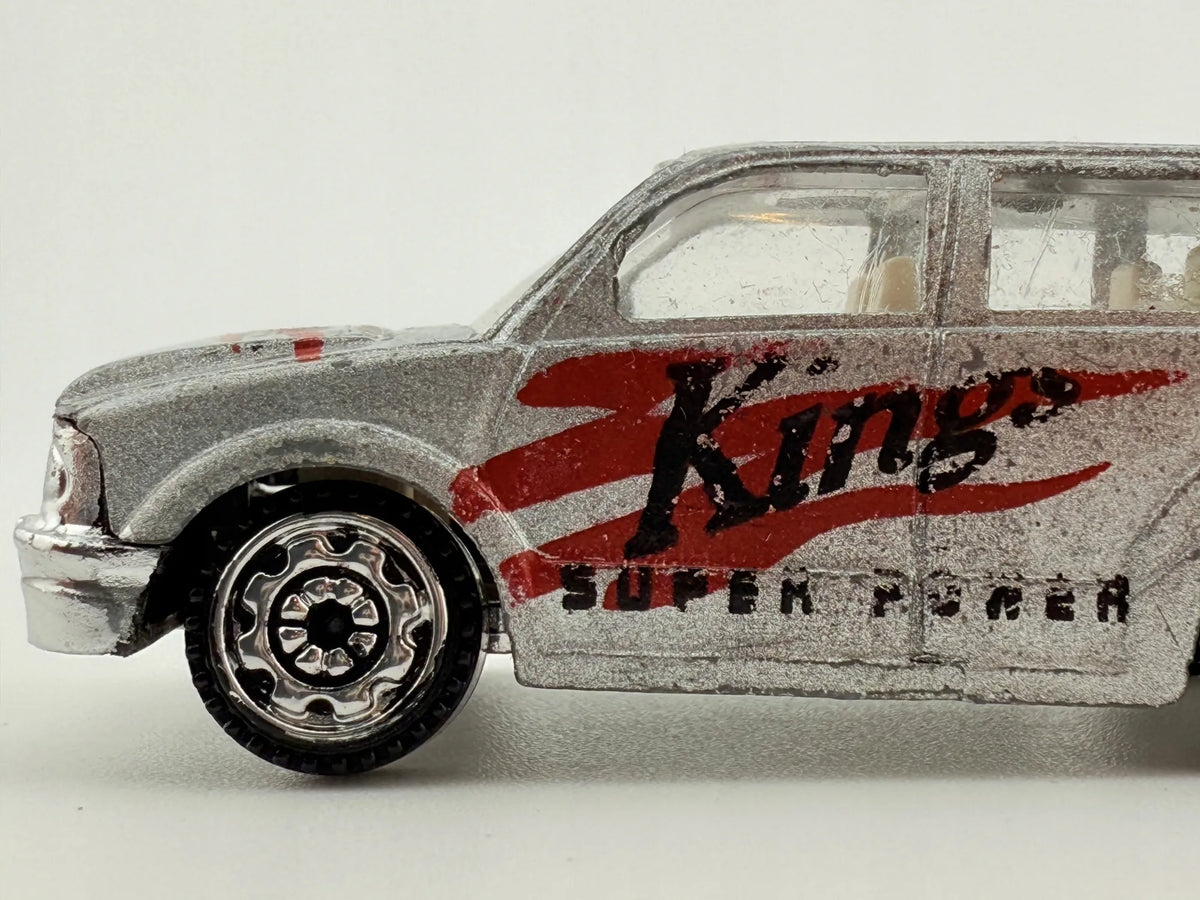 Dodge Nitro Majorette Srebrny 1:64 – zdjęcie 3