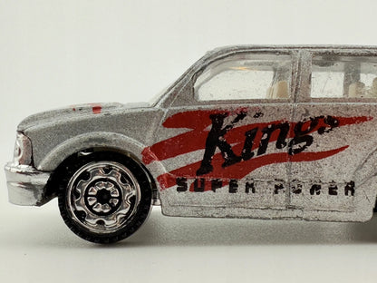 Dodge Nitro Majorette Srebrny 1:64 – zdjęcie 3