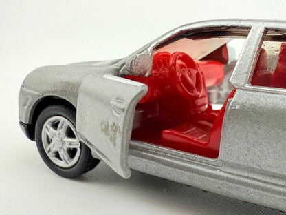 Porsche Cayenne Turbo SIKU Srebrny 1:68 – zdjęcie 3