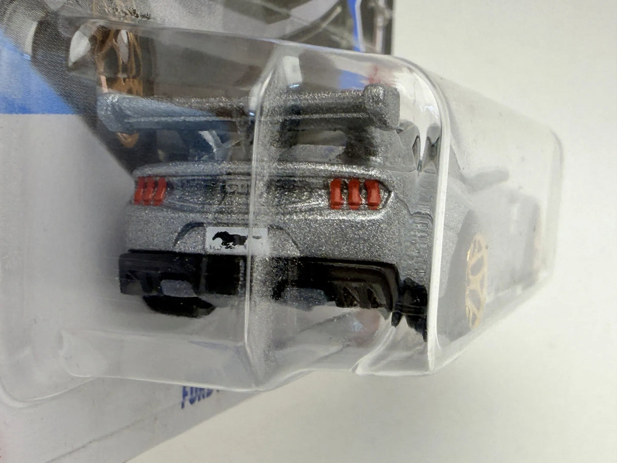 Ford Mustang Gtd Mainline Hot Wheels 2025 Srebrny 1:64 – zdjęcie 3