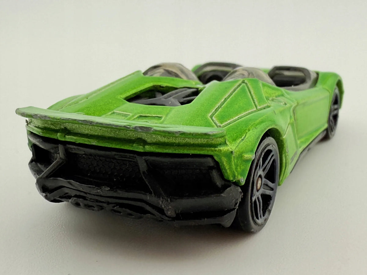 Lamborghini Aventador J Hot Wheels 2013 Zielony 1:64 – zdjęcie 3
